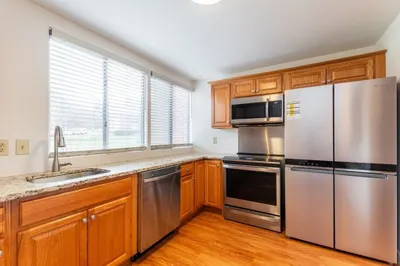 8 Longwood Drive #4