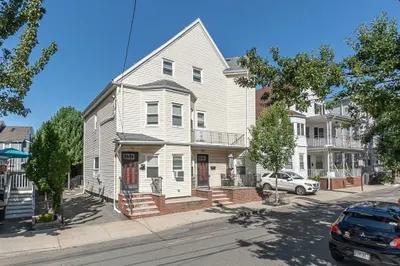12-14 Bailey St