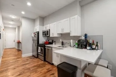 224 Lexington St #3 1