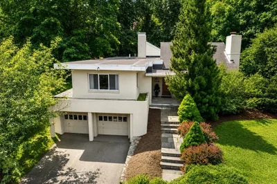 6 Wareland Rd