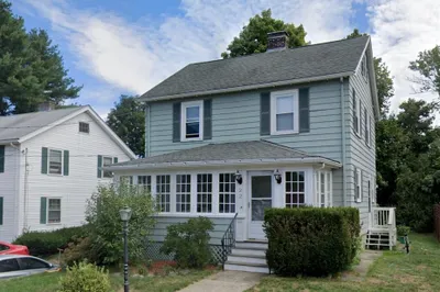 22 Thaxter Rd #22
