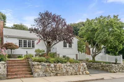 61 Robin St
