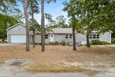 1065 Governor Prence Rd 1