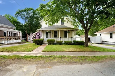 5 Simmons Ave 1