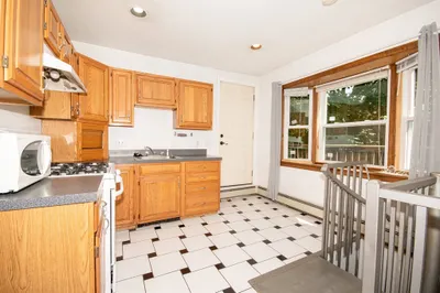 703 E Broadway #1