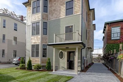 19 Kent Ct #3
