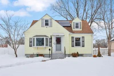 23 Fairway Dr