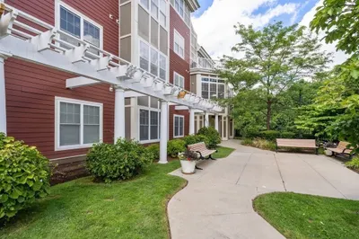 35 Commonwealth Ave #111