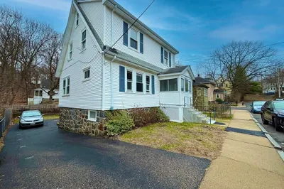 94 Hawthorne St