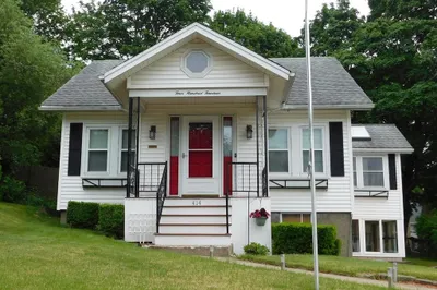 414 Cedar St 1