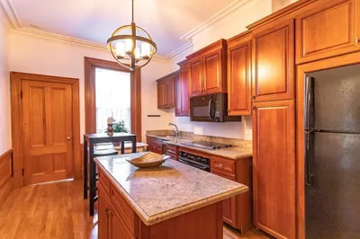 93 Fort Ave #1