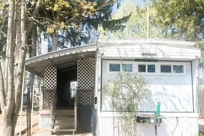 1346 Newport Ave #B17 1
