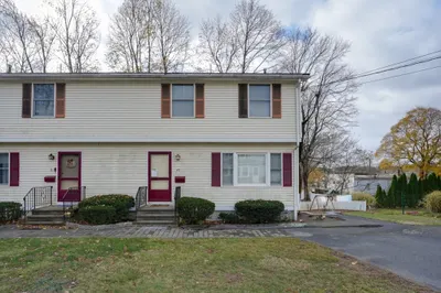 49 Douglas Ave #49