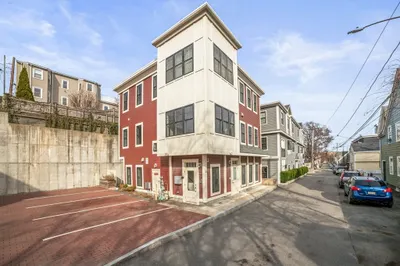 51 Pitman St #1B