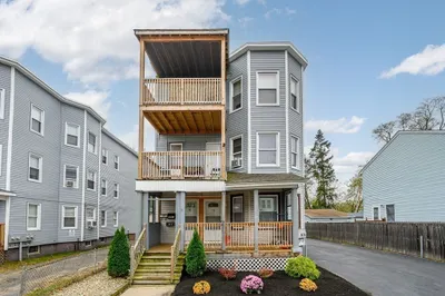 76 Clantoy St #3
