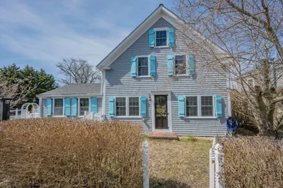9 Pine Tree Drive