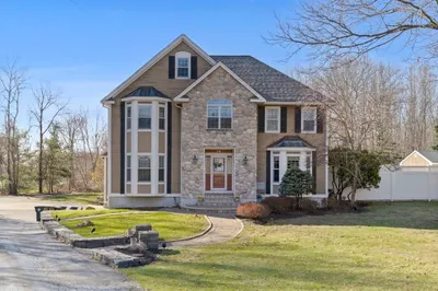 40 Fiorenza Dr 1