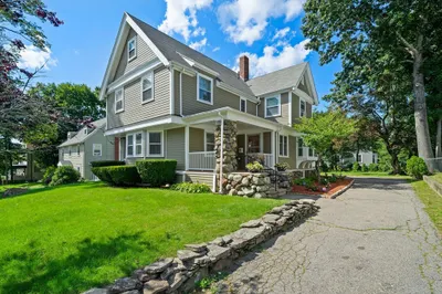 267 Spring St 1