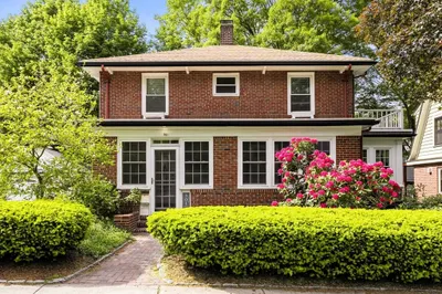 301 Pond St 1