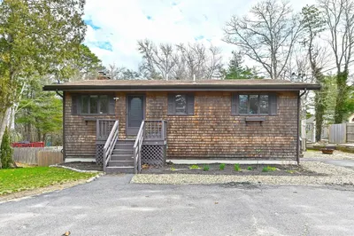 229 Lake Ave