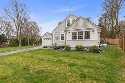 182 Woods Hole Road 1
