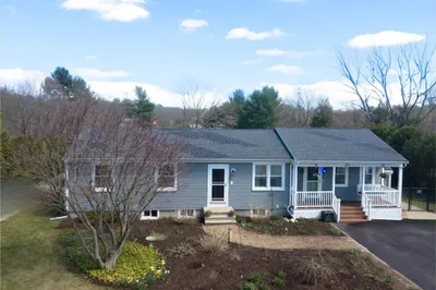 20 Bayview Ave 1