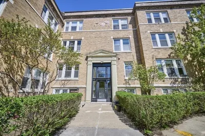 233 Freeman St #4