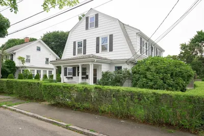 24 Oak Street 1