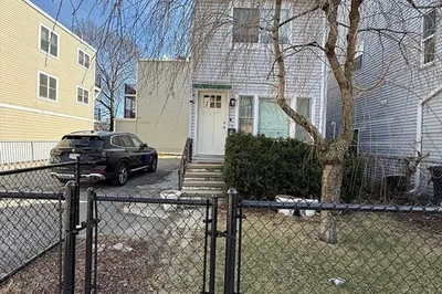 850 Dorchester Ave #House