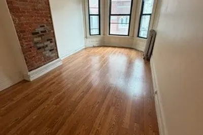 16 Isabella St #2 1