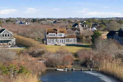 4 Goose Cove Way