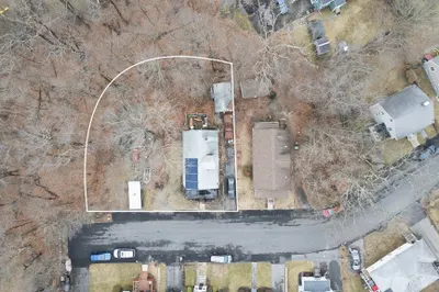 111 Schiller Rd