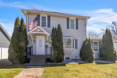 42 Loomis Ave 1