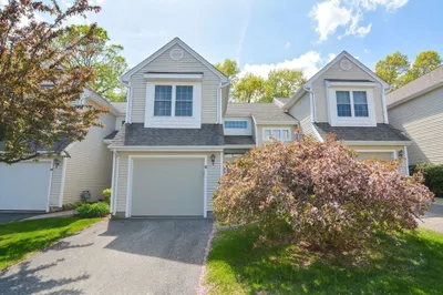42 Edward Dr #42 1
