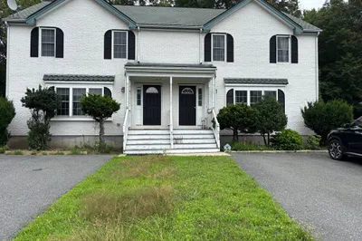 10 Canali Drive #10