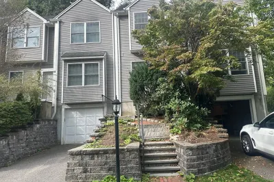 18 Edgemoor Cir #18 1