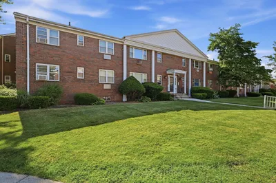 73 Regency Park Drive #73 1
