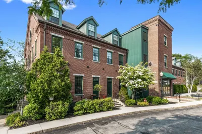 25 Pond St #106 1