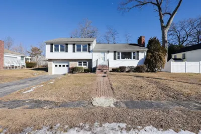 18 Manning Rd