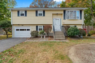 6 Sharon Parkway 1