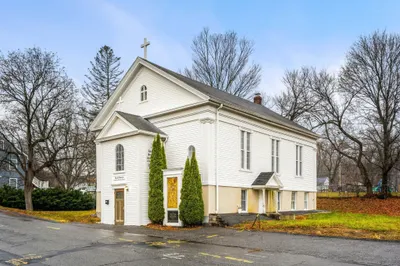10 Overlook St 1