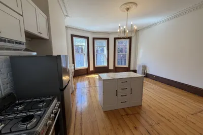 43 Milford St #2FL