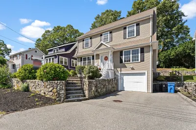 77 Hawthorne Rd