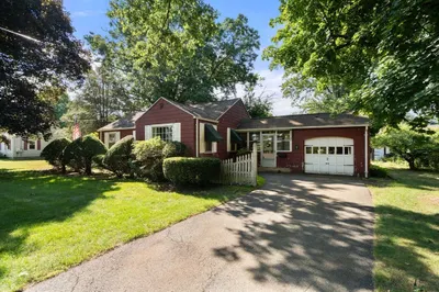 69 Mohawk Dr