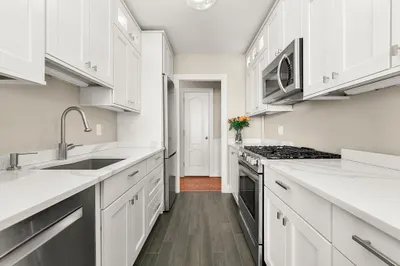 85 E India Row #8B 1
