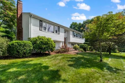 16 Aqueduct Rd