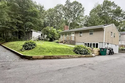 37 Huckleberry Lane 1
