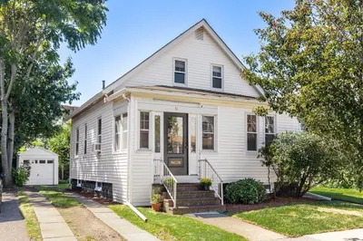 51 Charnwood Rd