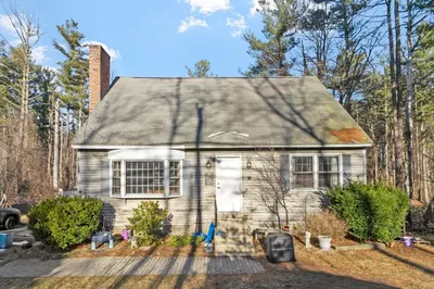 58 Carlisle Rd 1