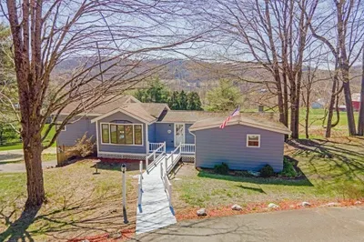 39 Pleasant Street 1